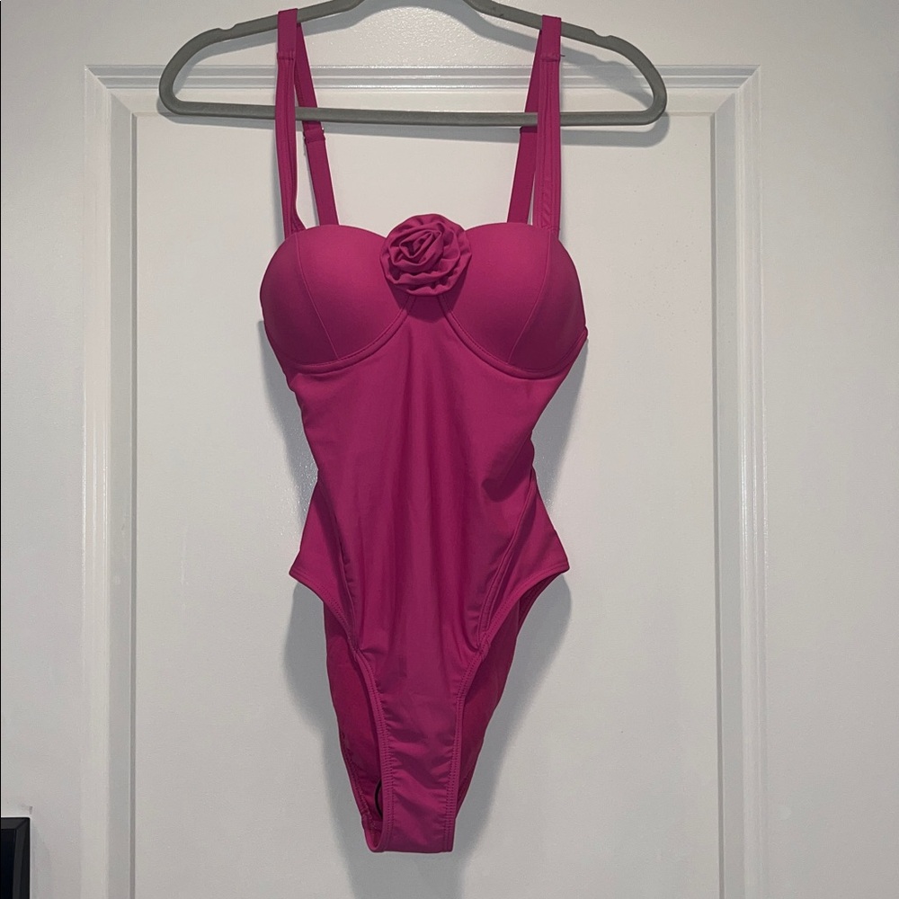 🩷NWT Beautiful Tahari orchid high cut bathing suit size medium m